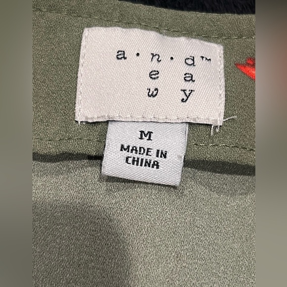 🌴🌸A New Day Romper Womens Medium Green Pink Floral Romper Sleeveless Pockets - Picture 9 of 13